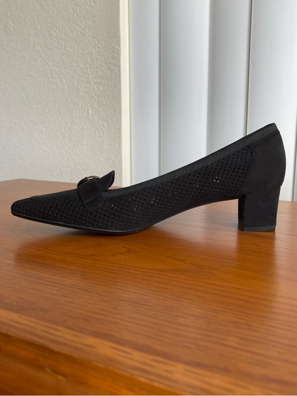 Stuart Weitzman Fairfield Ultrasuede Perforated Loafer Heels Black Size 8.5N - Picture 3 of 16
